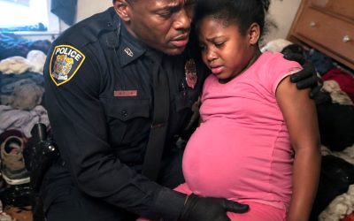 At 2:47 a.m., a little girl called crying: “It hurts… daddy’s baby wants to come out.”