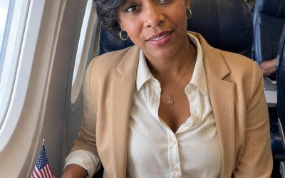 On Our Anniversary, I Flew on My Pilot Husband’s Flight to Surprise Him – Then His Announcement Made My Blood Run Cold 1